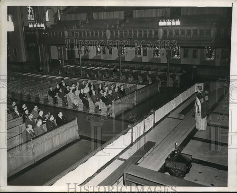 Load image into Gallery viewer, 1945 Press Photo San Francisco UNICO at St Mary's Church Archbishop J. Mitty
