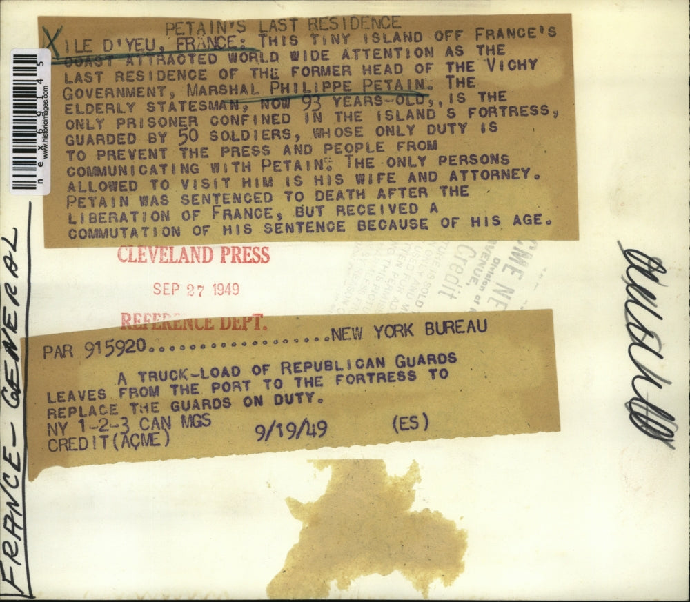 1949 Press Photo Republician Guards at Ile D'Y eu France, last prisoner Petain