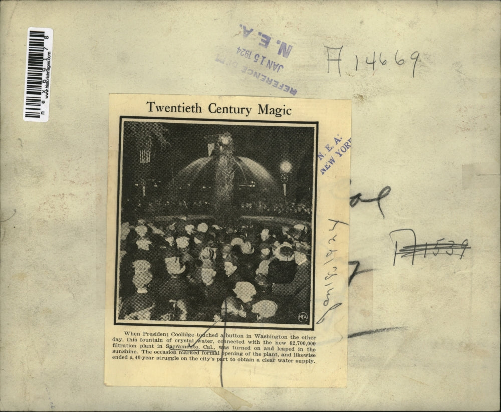 1924 Press Photo Pres Coolidge at Sacramento Cal fountain lighting