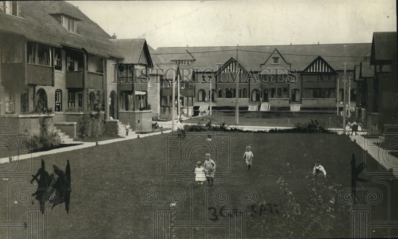 Load image into Gallery viewer, 1919 Press Photo Toronto Housing Co homes built in Canada
