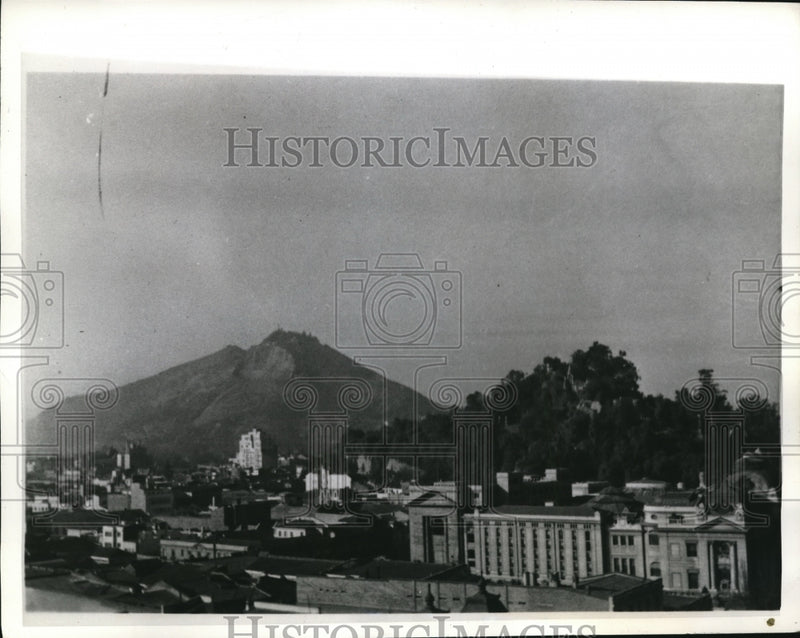 Load image into Gallery viewer, 1941 Press Photo Santa Lucia &amp; San Crisobal Mts around Santiago Chile
