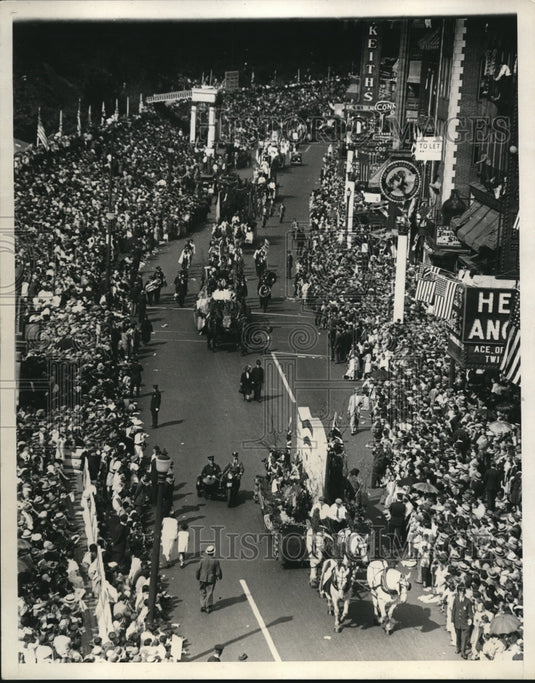 1930 Press Photo Boston parade celebrates 300th anniversary