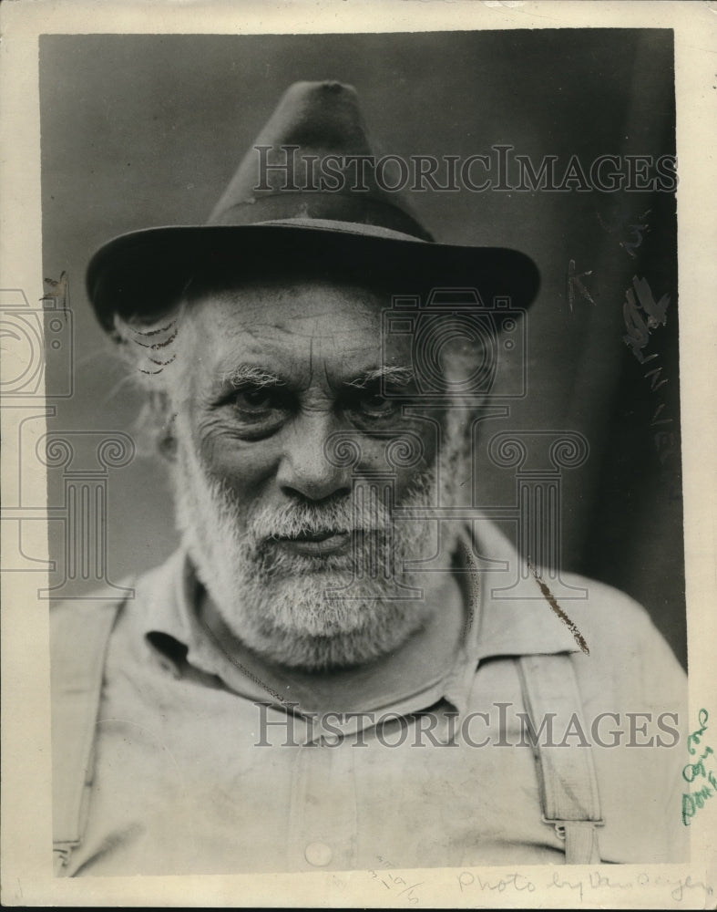 1925 Press Photo JC Morgan Dayton Ohio a horse shoer
