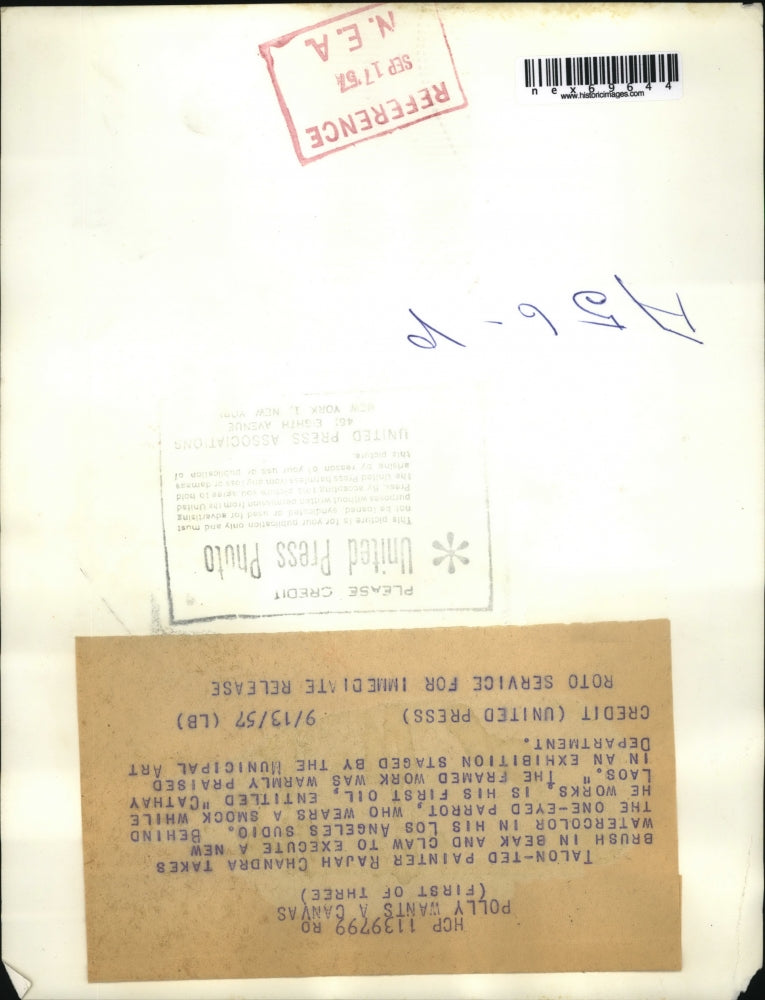 1957 Press Photo Painter bird Rajah Chandra at his LA studios