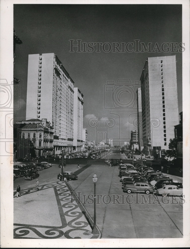 1963 Press Photo Street scene in Rio De Janiero Brazil