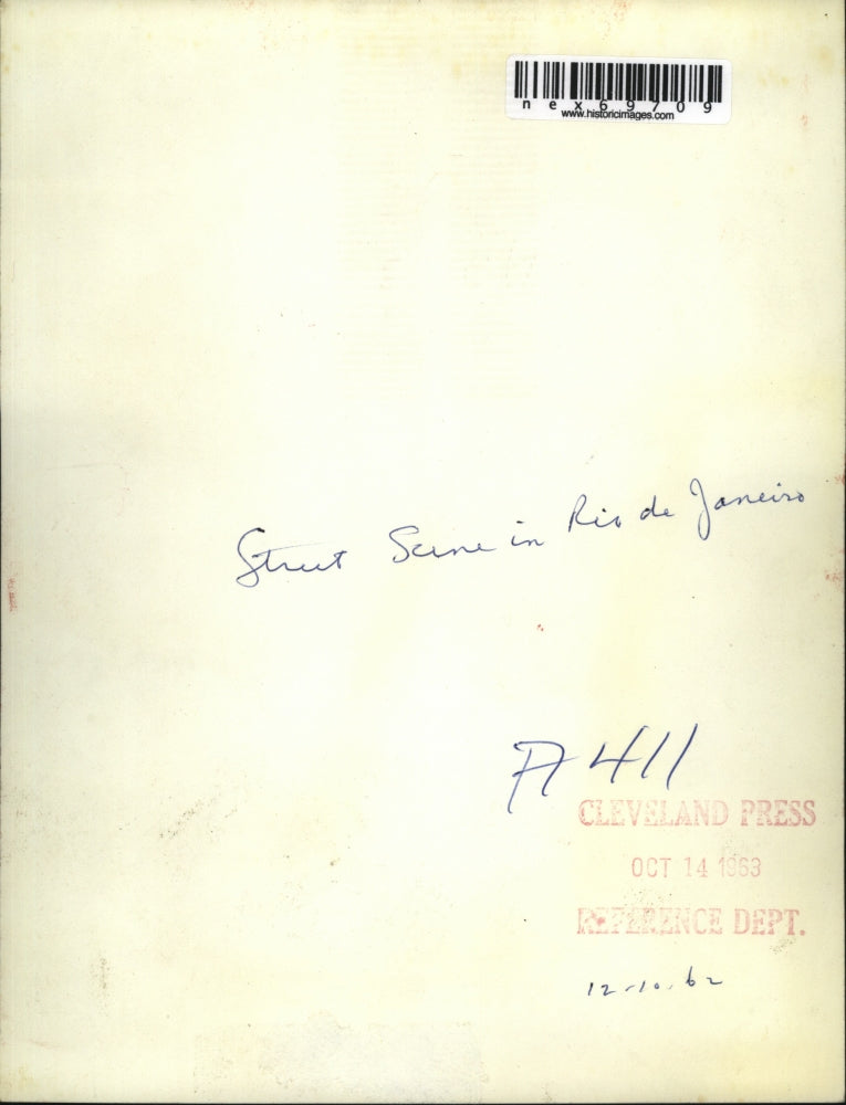 1963 Press Photo Street scene in Rio De Janiero Brazil