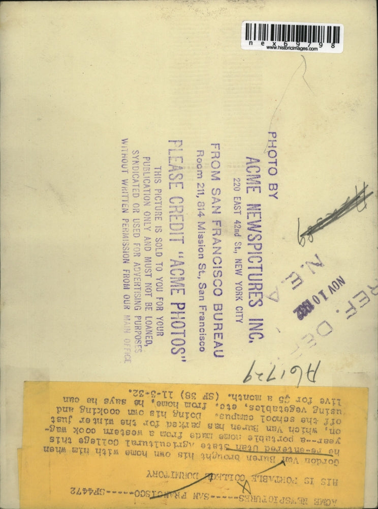 1932 Press Photo Gordon Van Buren in his portable college dorm