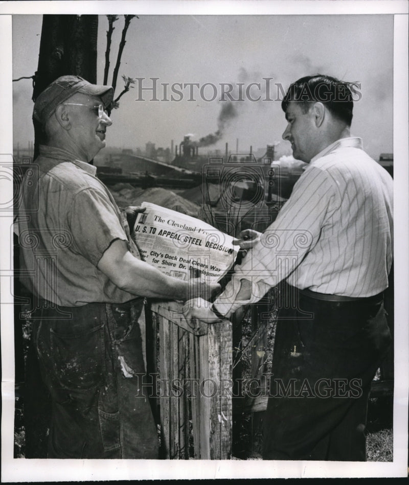 Load image into Gallery viewer, 1952 Press Photo Cleveland Republic Steel strikers A Petrus &amp; JJ Sidelka
