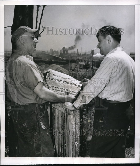 1952 Press Photo Cleveland Republic Steel strikers A Petrus & JJ Sidelka