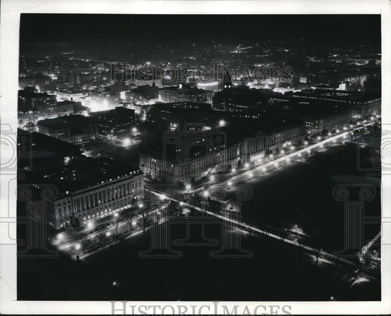Load image into Gallery viewer, 1941 Press Photo Constitution Ave &amp; Justice Dept of Wash DC in night view
