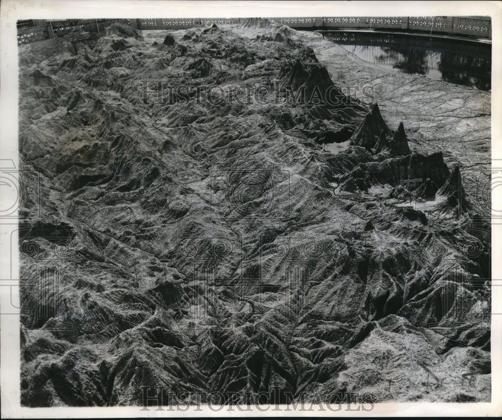 1948 Press Photo The rugged peaks of Guatemala City rise to 14,000 & 16,000 feet