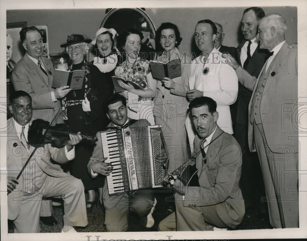 1936 Press Photo Cleveland Ohio GOP convention Landon supporters & a band