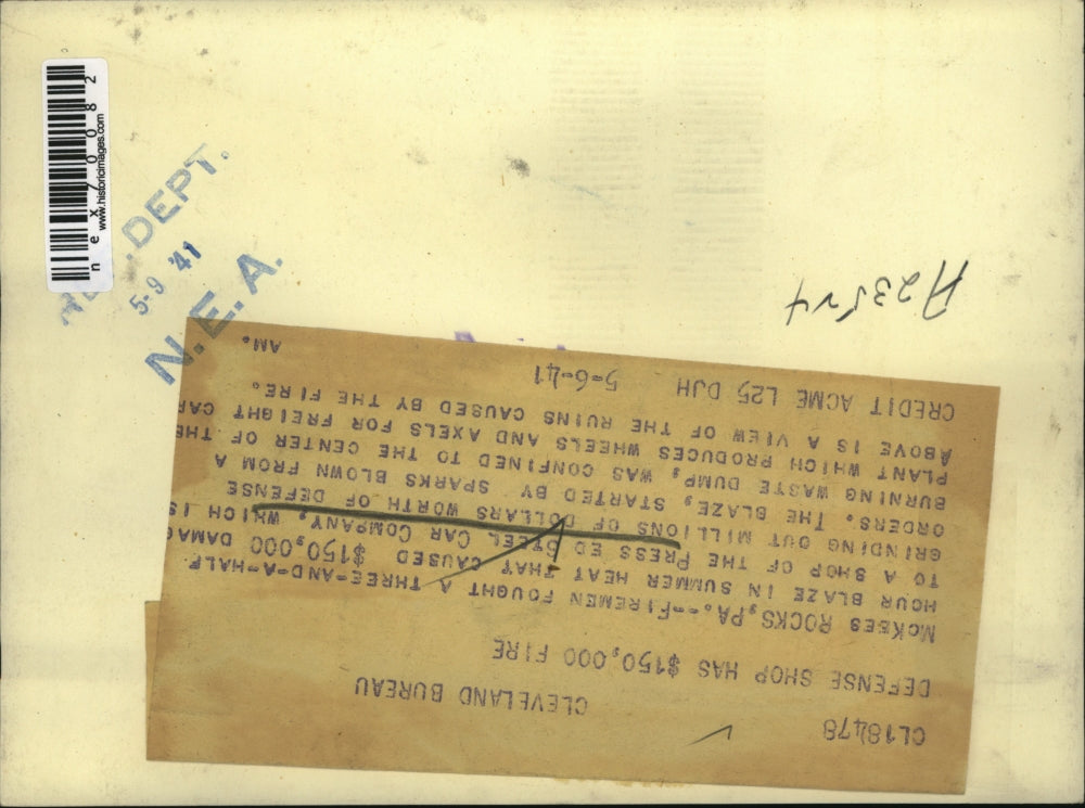 1941 Press Photo McKees Rocks Pa firemen at Pressed Steel Co burned down