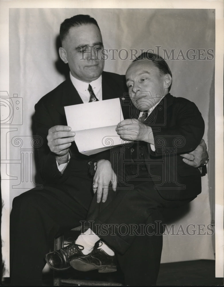 1940 Press Photo Labor Commissioner Ben T. Huiet and Berry Frank Holbrook