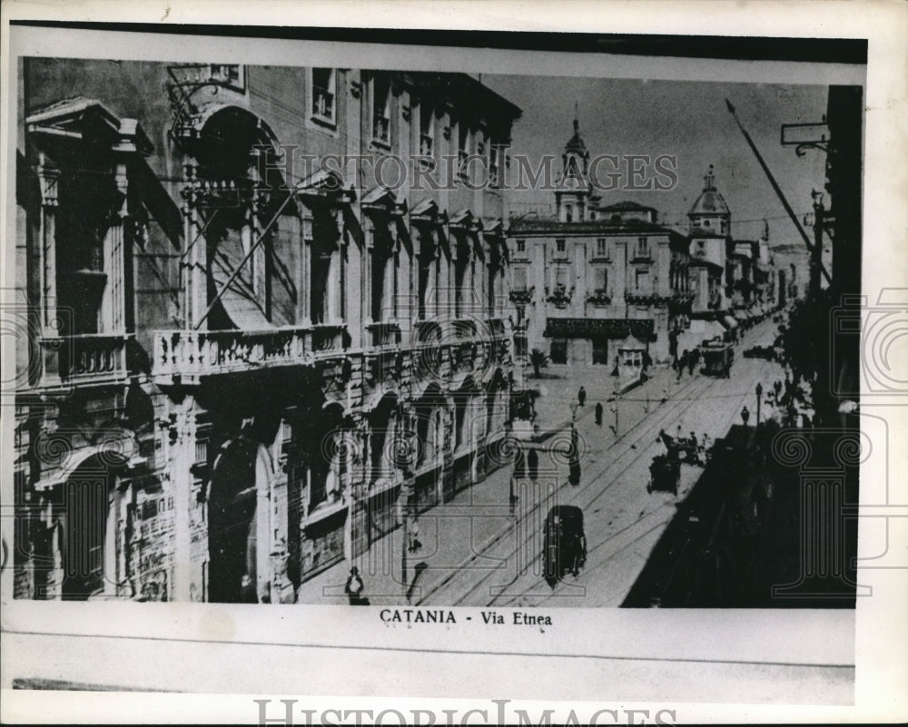 Press Photo Street View of Catania, Italy -- Etna Avenue
