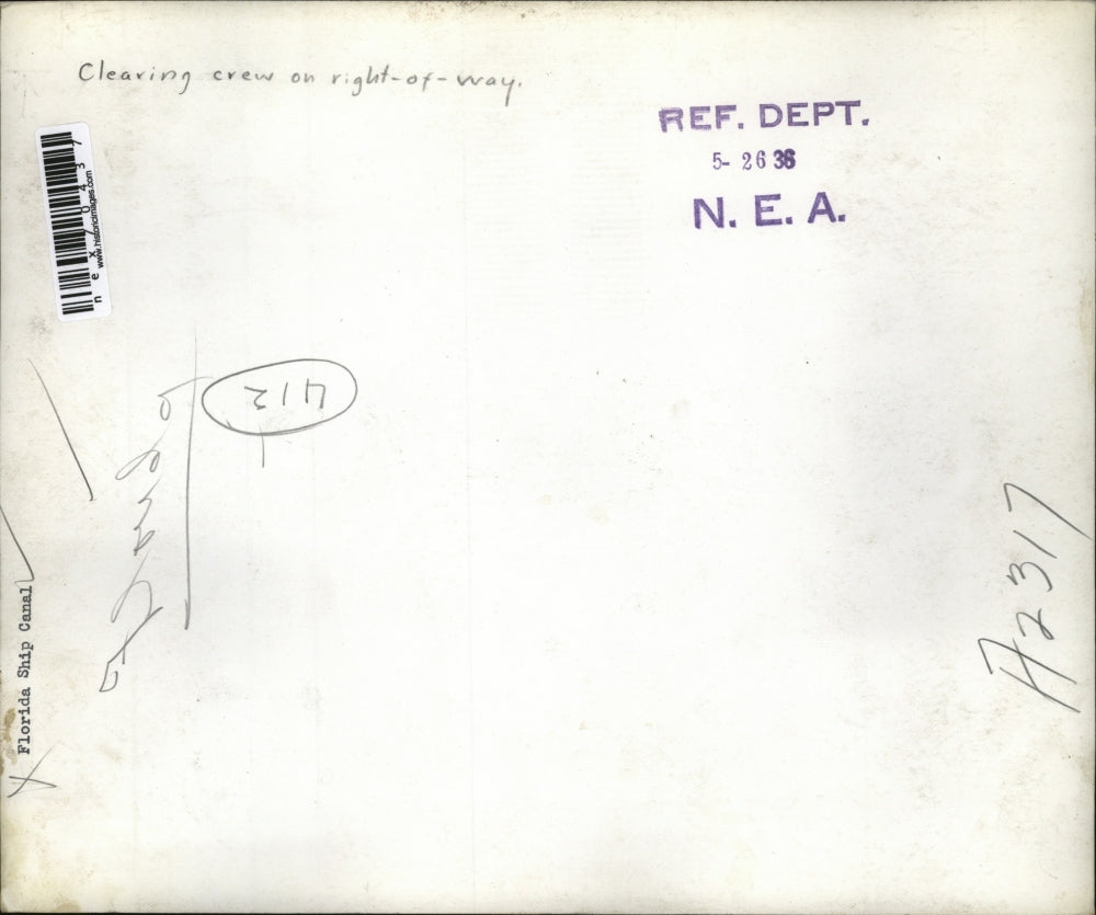 1936 Press Photo Clearing crew works in Florida to clear path for cana