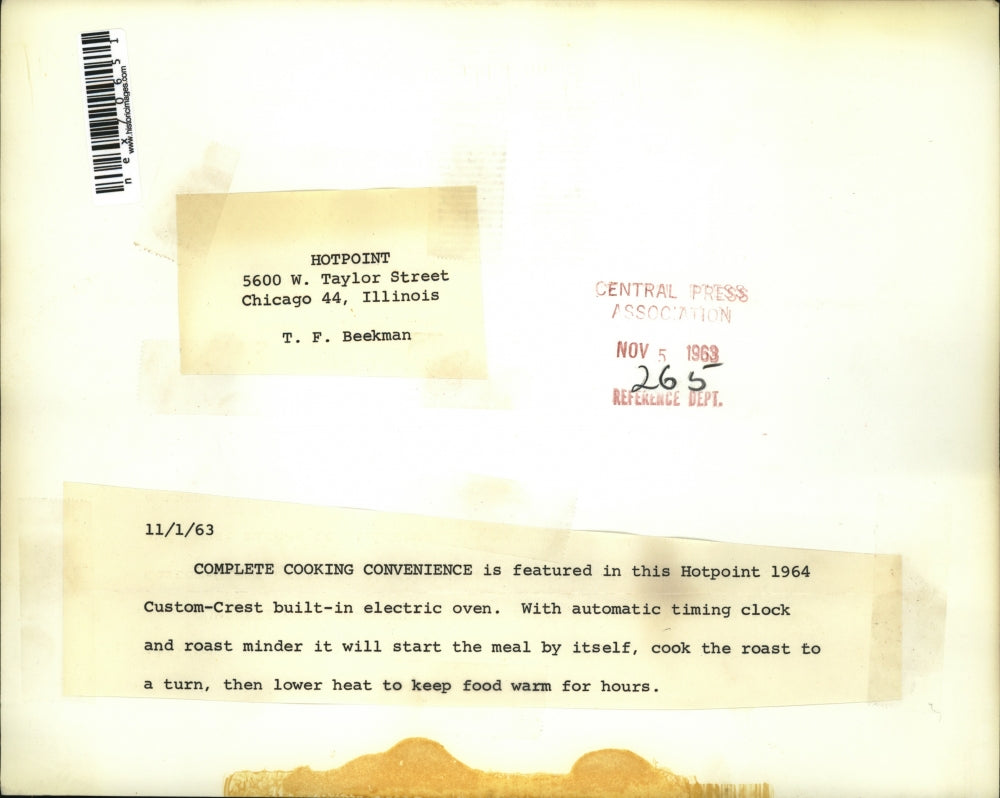 1963 Press Photo New Hotpoint Custom crest electric oven built in the wall