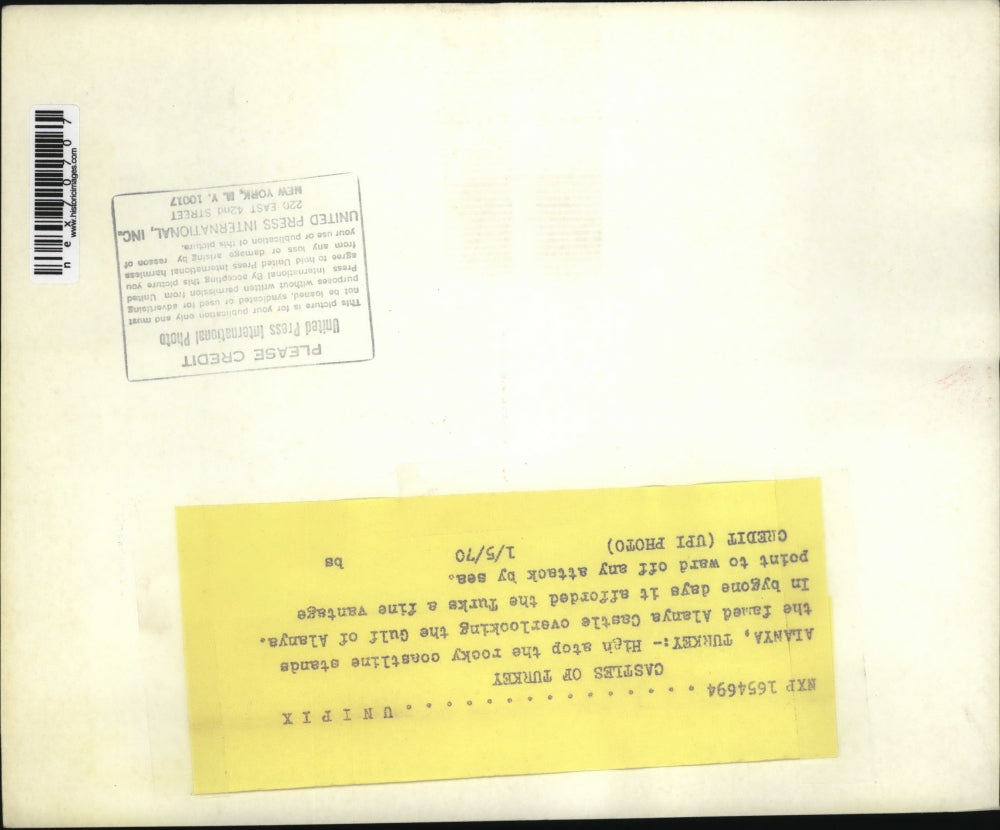 1970 Press Photo Alanya Turkey rocky coastline & Alanya Castle