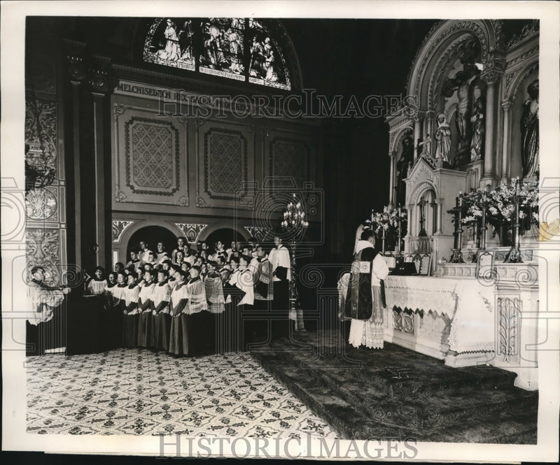 Load image into Gallery viewer, 1954 Press Photo Boys choir at St Francis Catholic Church Sacramento Calif
