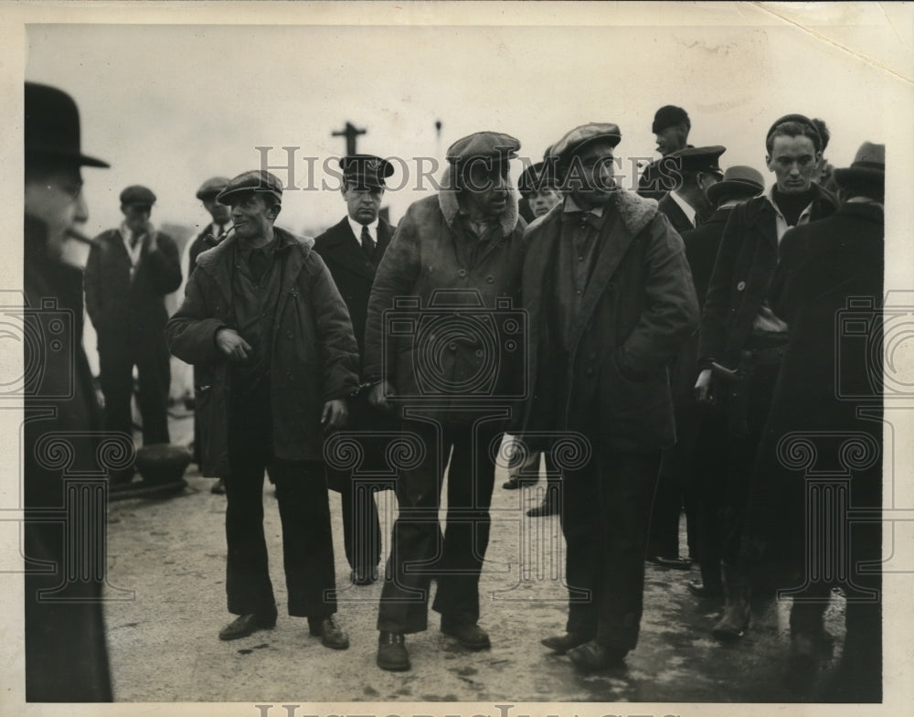 1931 Press Photo The Josephine K. liquor cargo with the members of the crew