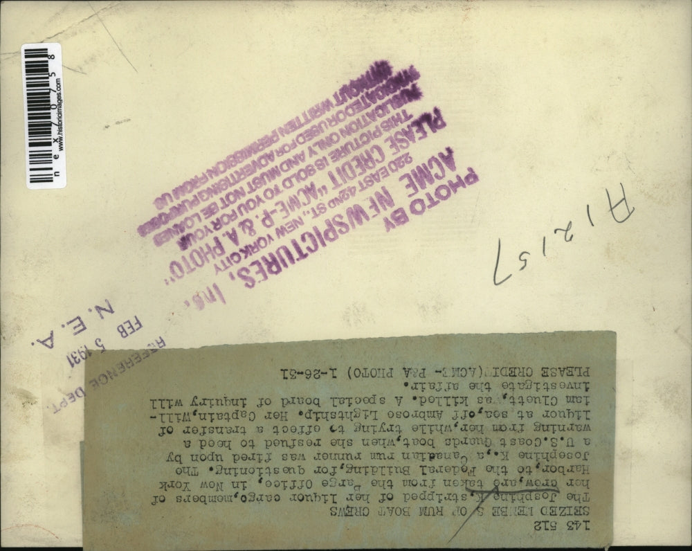 1931 Press Photo The Josephine K. liquor cargo with the members of the crew