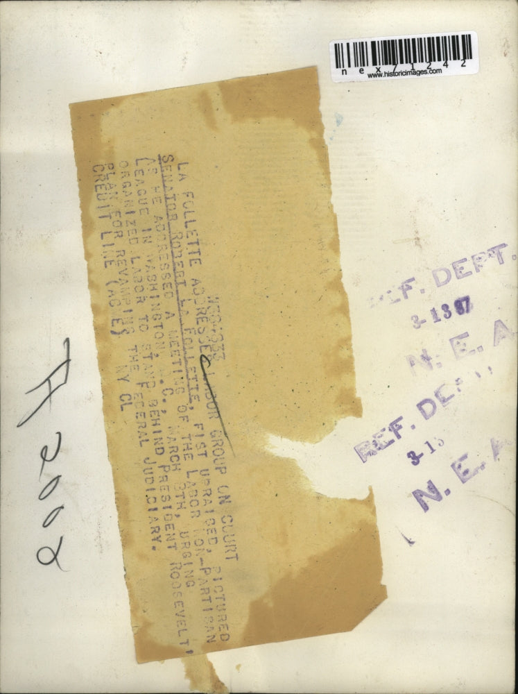 1987 Press Photo Senator Robert La Follette in a meeting