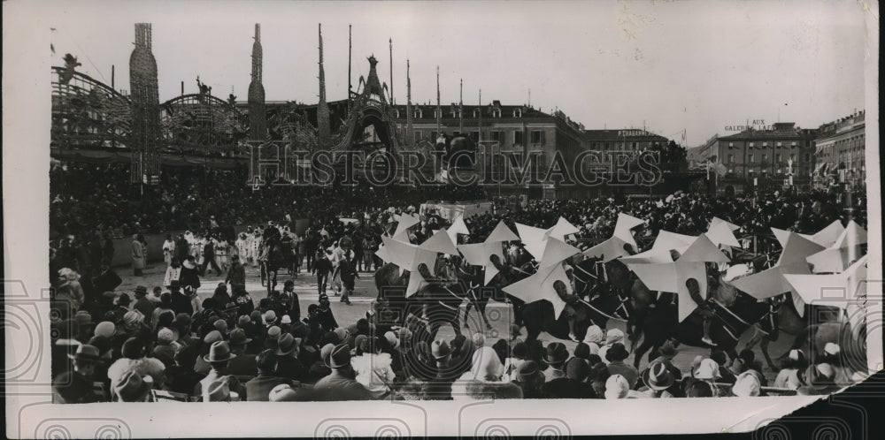 1930 Press Photo Nice France King Carnival Festival floats