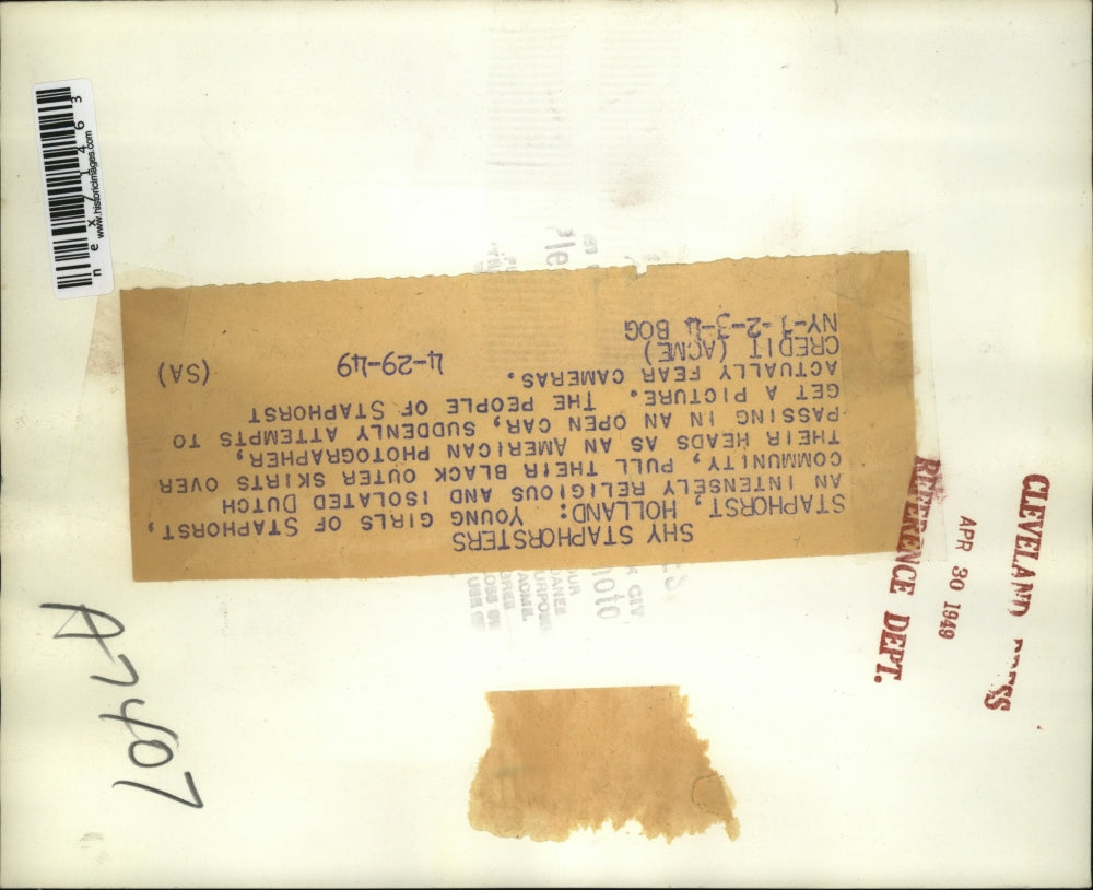 1949 Press Photo Staphoest Holland girls dance in traditonal costumes