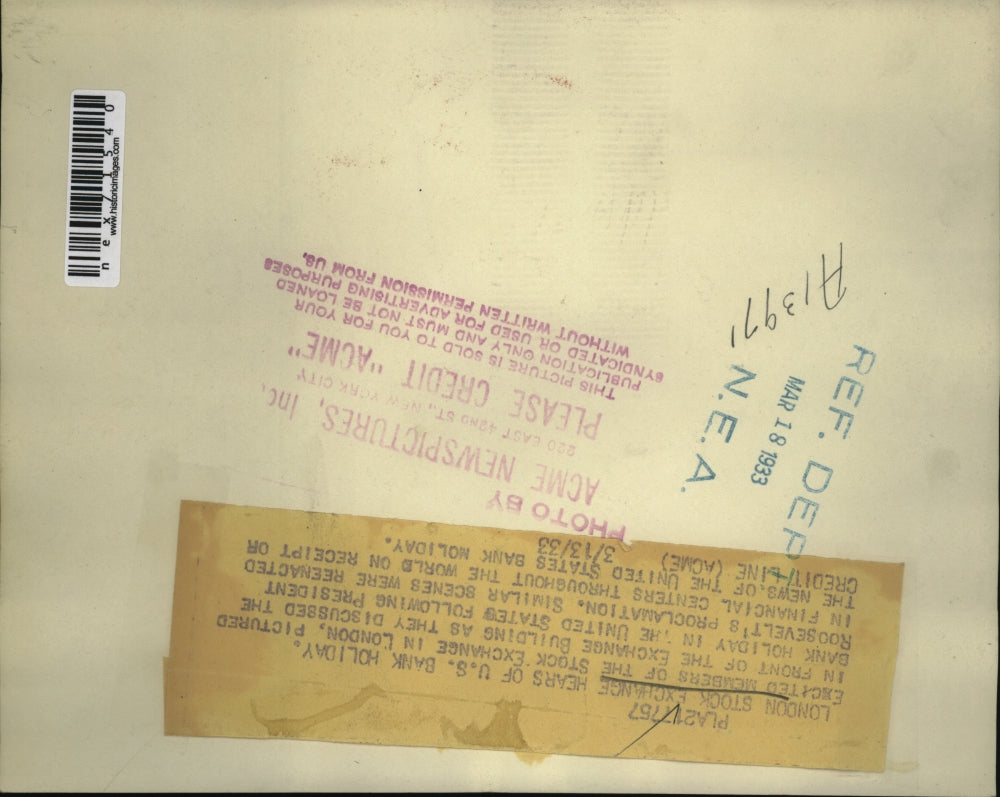 1933 Press Photo London Stock Exchange, Dealers On Bank Holiday