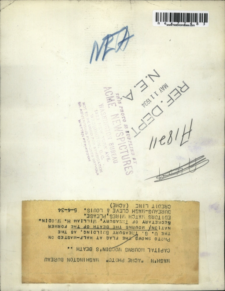1934 Press Photo Flag at half-masked on the US Treasury Building