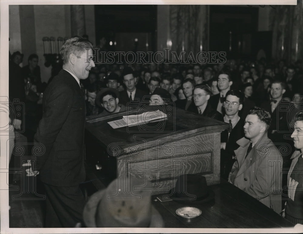 1937 Press Photo Univ. of Wisconsin students protest removal Pres. Glenn Frank