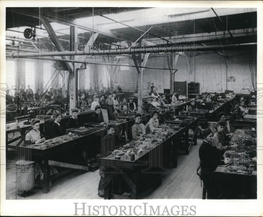 1969 Press Photo Big Ben assembly by women in a shop
