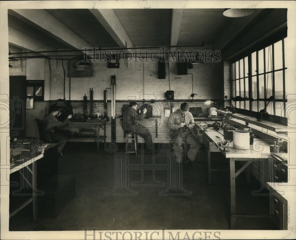 1931 Press Photo Natl Air Transport instument lab for repairs