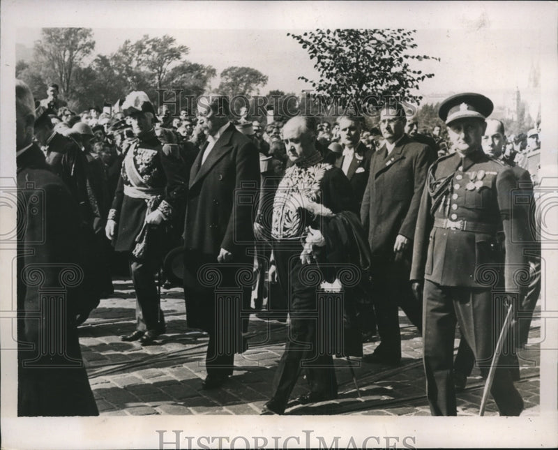 Load image into Gallery viewer, 1937 Press Photo Leon Blum, Vice Premier of France with French delegate
