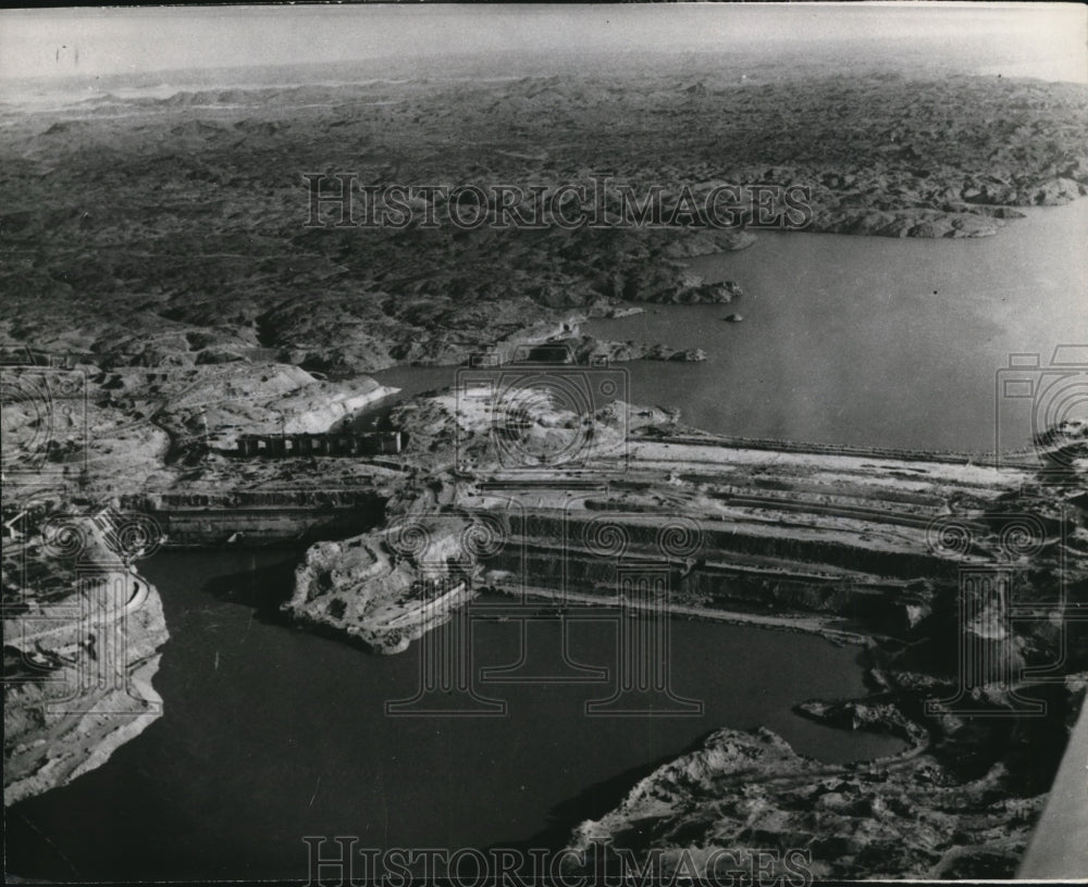 1965 Press Photo Aswan High Dam U.A.R. on Nile River with canal - nex74485- Historic Images