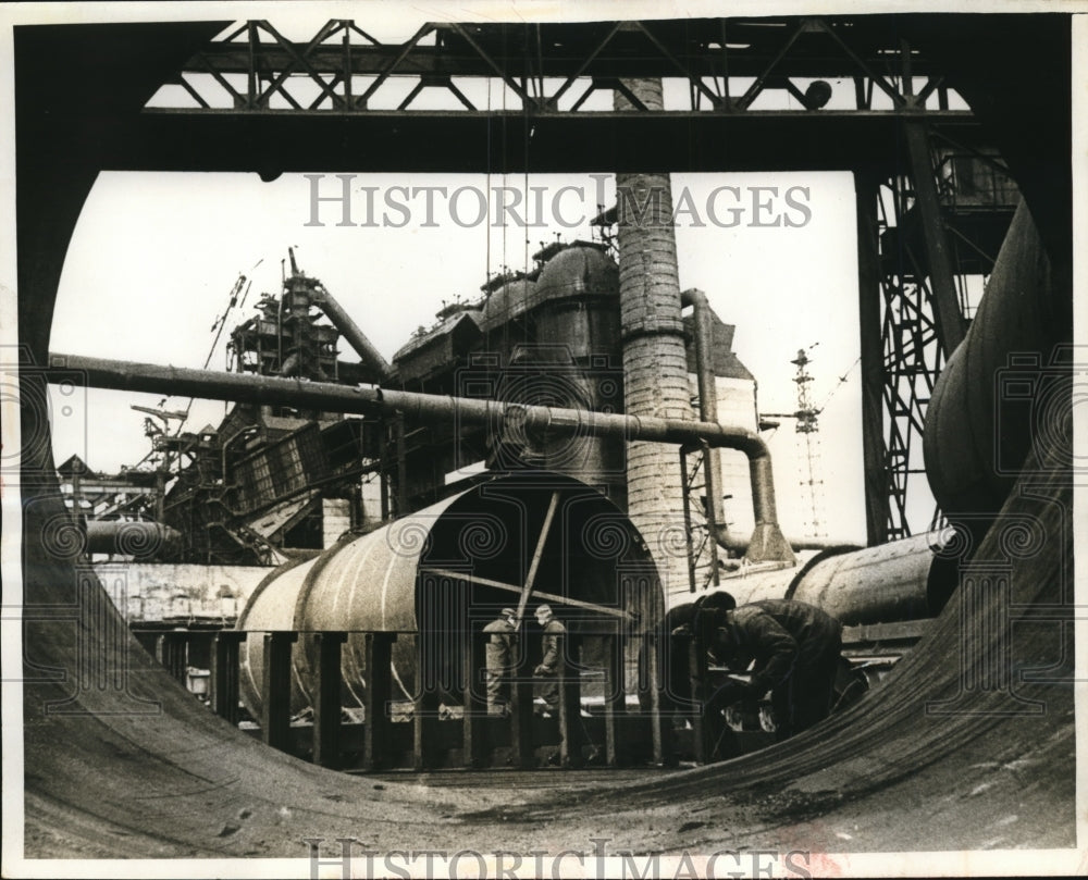 1969 Press Photo V.I. Lenin Nizhny Tagilsky Metallurgical Combine Urals, Russia