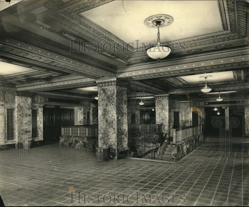 Load image into Gallery viewer, 1927 Press Photo Convention Board interior view of building lobby
