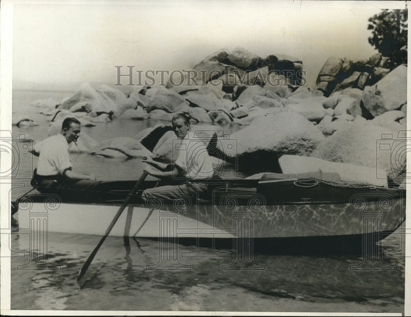 Load image into Gallery viewer, 1933 Press Photo Elliot Roosevelt with Ralph Hitchcock On Lake Tahoe
