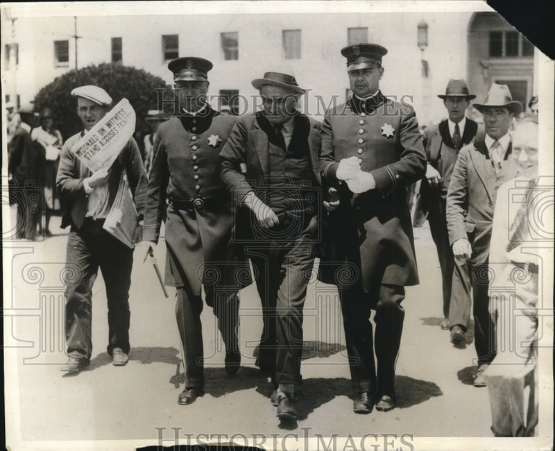 Load image into Gallery viewer, 1930 Press Photo John MacDonald, Charles Pierson in custody in SF Calif
