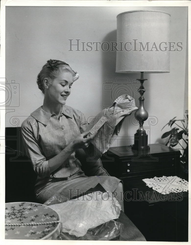 Load image into Gallery viewer, 1960 Press Photo Mens shirt of awash &amp; wear blend
