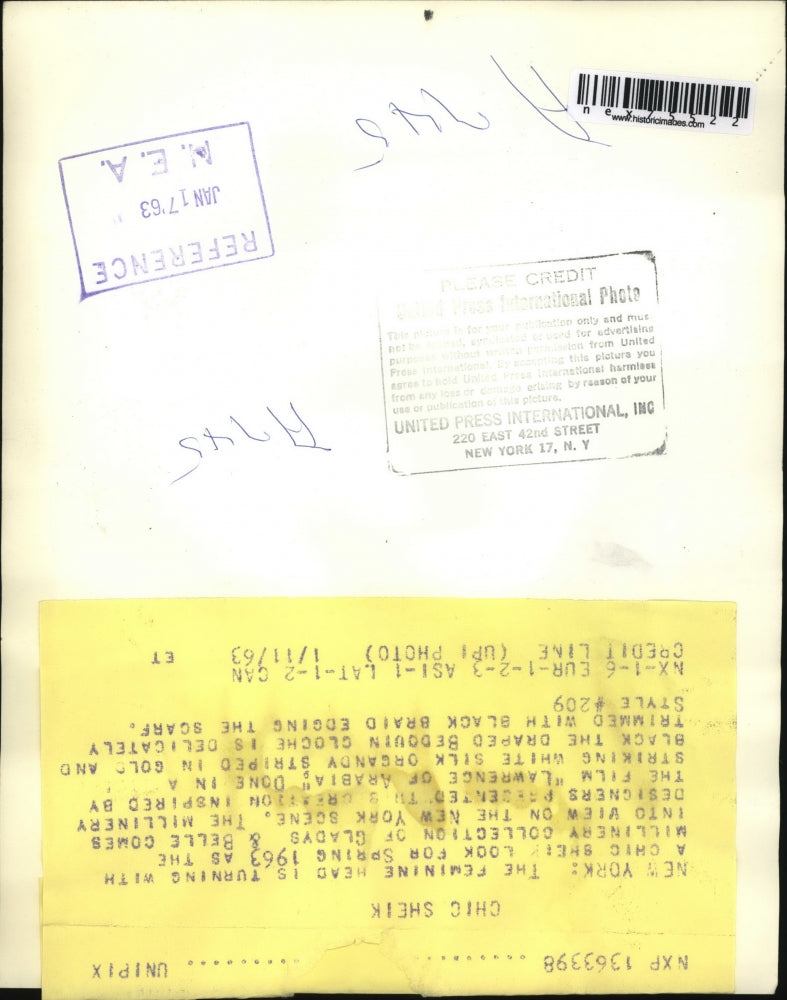 1962 Press Photo NYC Spring millenery fashions from Gladys & Belle