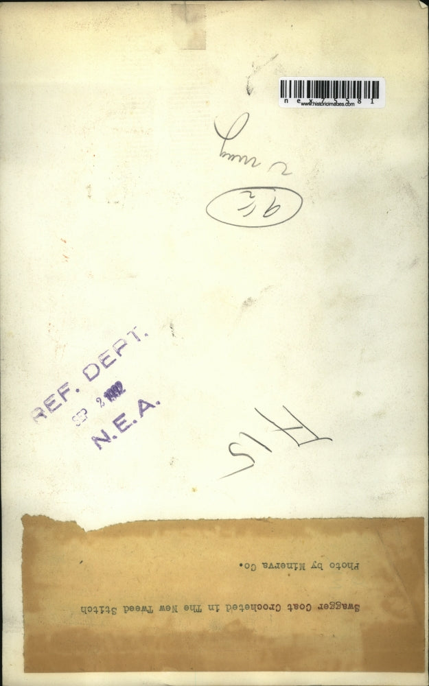 1932 Press Photo Minerva Company coat/photographed