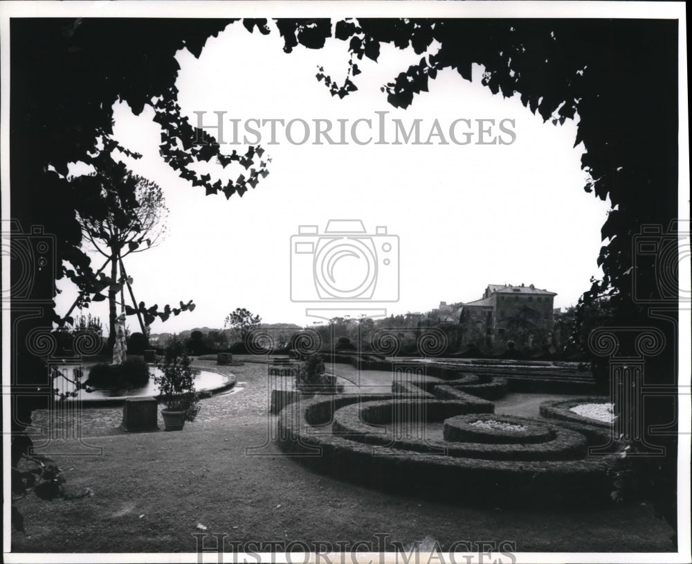 1963 Press Photo Formal gardens & parks of Papal Villa called Castelgandolfo