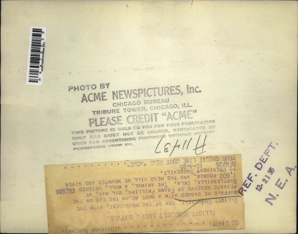 1935 Press Photo Elliott Roosevelt son of the president with buffalo he shot