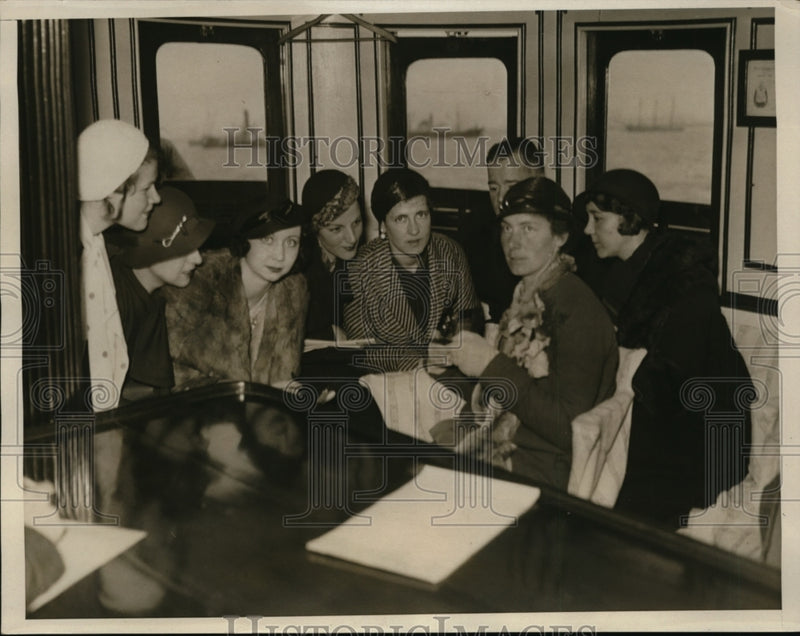 Load image into Gallery viewer, 1933 Press Photo Ishbel MacDonald of UK on the SS Berengaria at NYC
