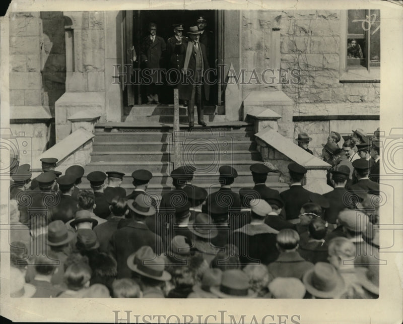 Load image into Gallery viewer, 1927 Press Photo Secy Wilbur speaks at Northwestern Univ in Evanston Ill
