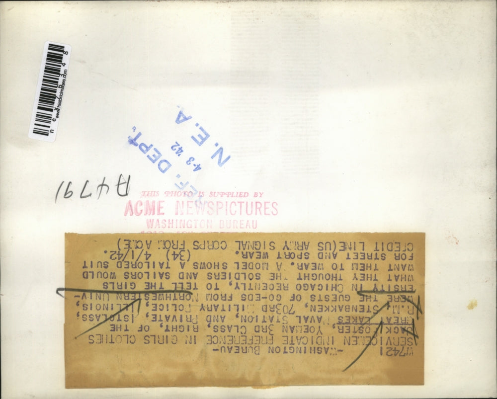 1942 Press Photo Jack Foster, RM Stenbakken & coeds of Northwestern Univ