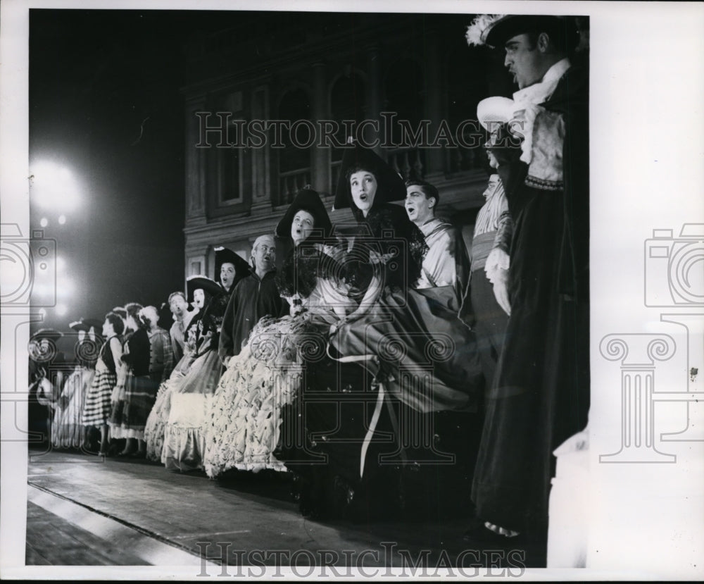 1952 Press Photo Metropolitan Opera chorus in A Night in Venisce