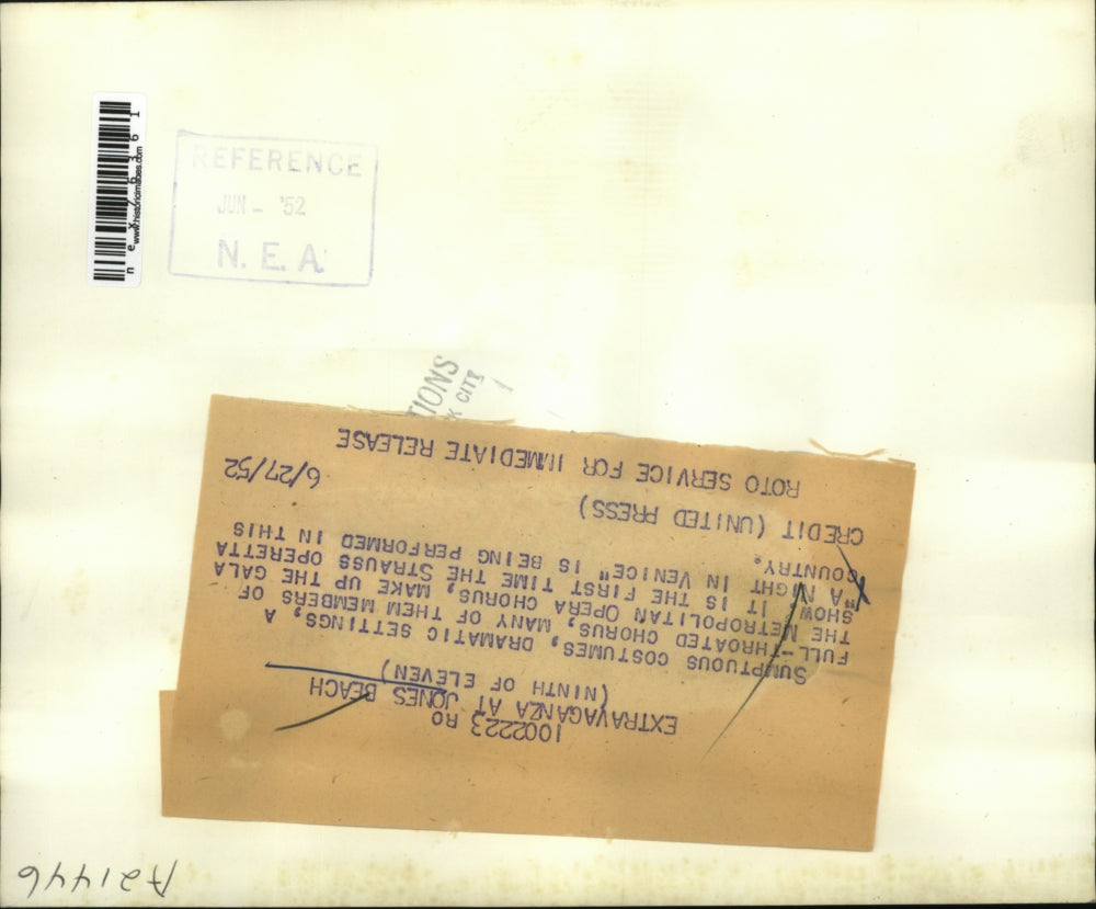 1952 Press Photo Metropolitan Opera chorus in A Night in Venisce