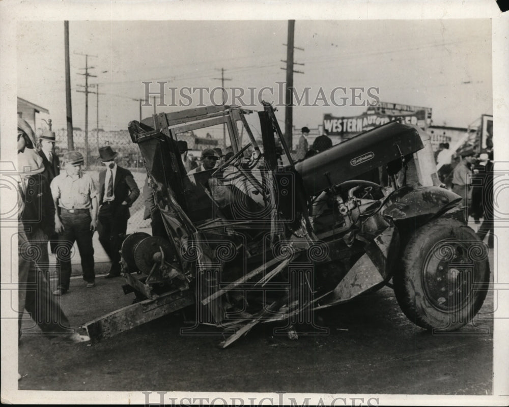 1931 Press Photo Truck & streetcar crash injured E Gibson in LA Calif